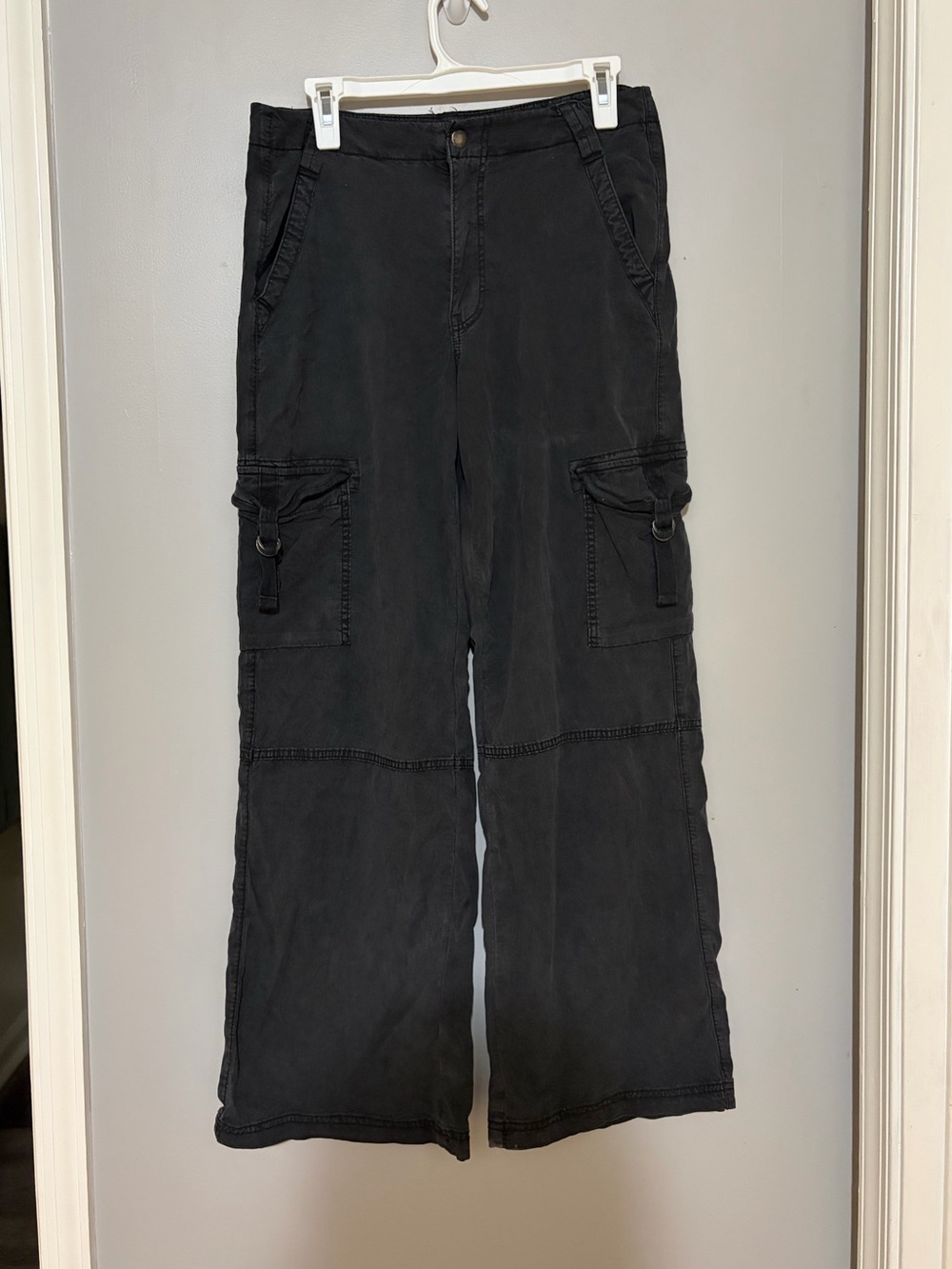 American Eagle Outfitters Black Snappy Stretch Baggy Cargo Wide Leg Pants